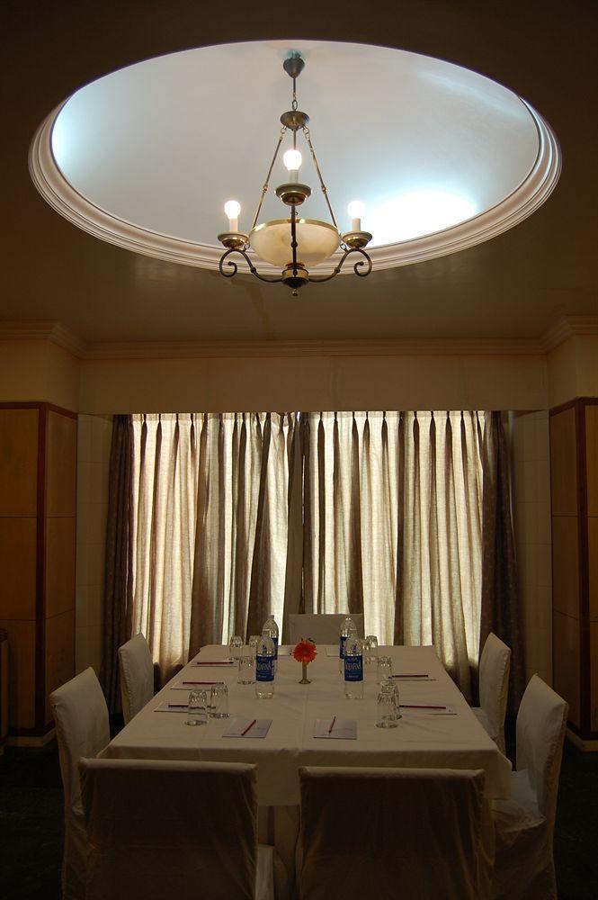Celebrations Hotel Navi Mumbai Exterior foto
