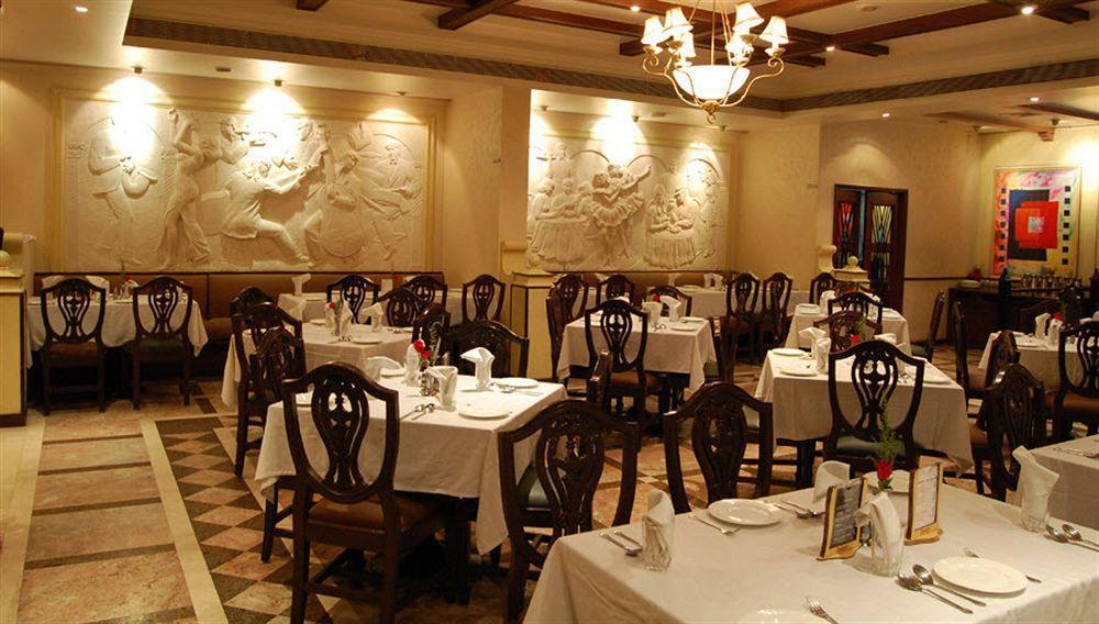 Celebrations Hotel Navi Mumbai Exterior foto