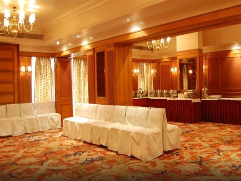 Celebrations Hotel Navi Mumbai Exterior foto